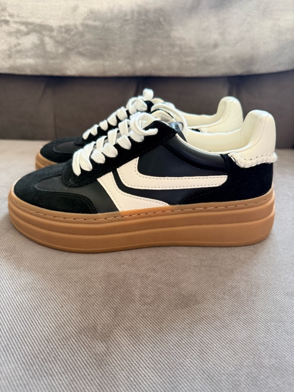 Steve Madden, Dodge Suede and Leather Gum Sole Platform Sneakers Size 5.5 NWOB - Picture 7 of 13